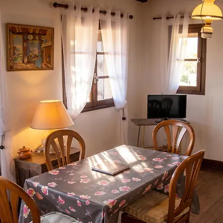 Charmante Maison A Avec Jardin Et Balcon