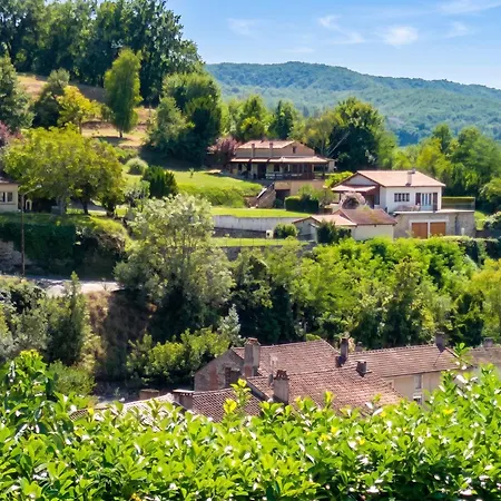 Charmante Maison à Puy-l'évêque Avec Jardin Et Balcon *